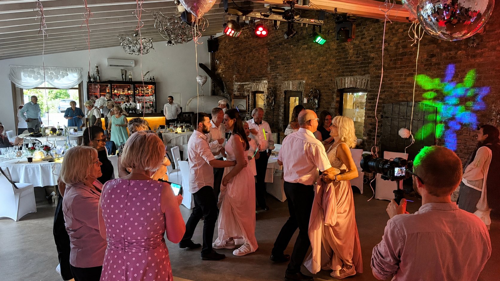Hochzeitstanz auf der Tanzfläche im Ruhrgebiet
